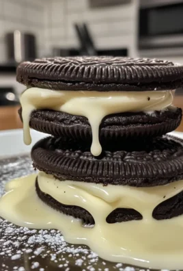 Irresistible Creamy White Chocolate Dipped Oreos Recipe